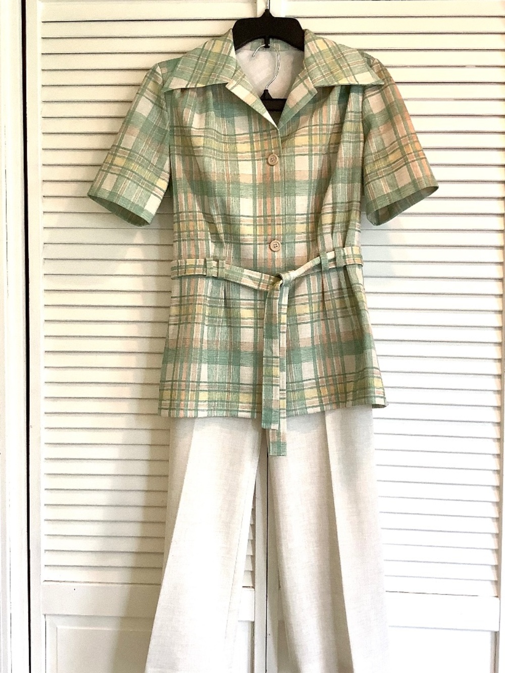 70’s Vintage Polyester Stretch Knit Pantsuit Green and Beige Plaid Tailor look